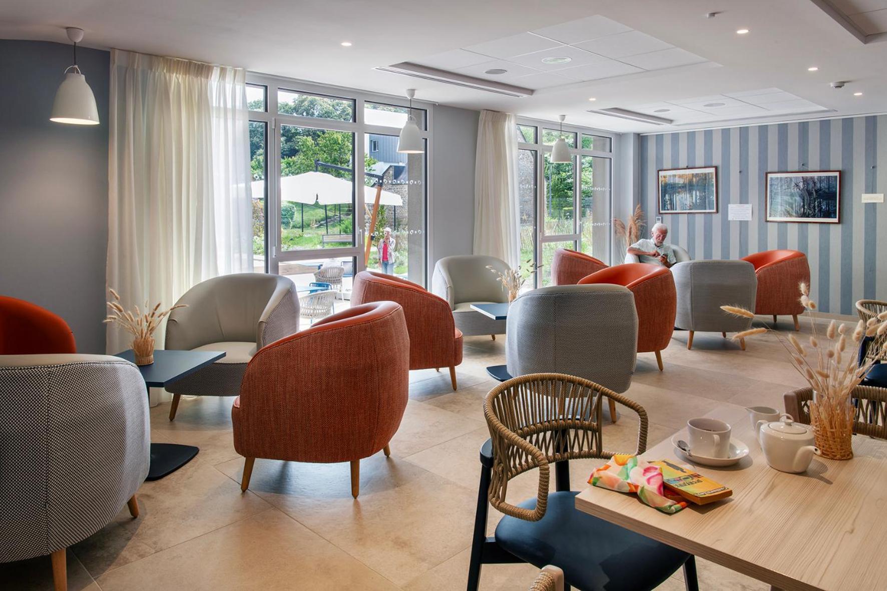 Residence Services Seniors - Domitys Les Jardins D'Ahna Ντινάν Εξωτερικό φωτογραφία